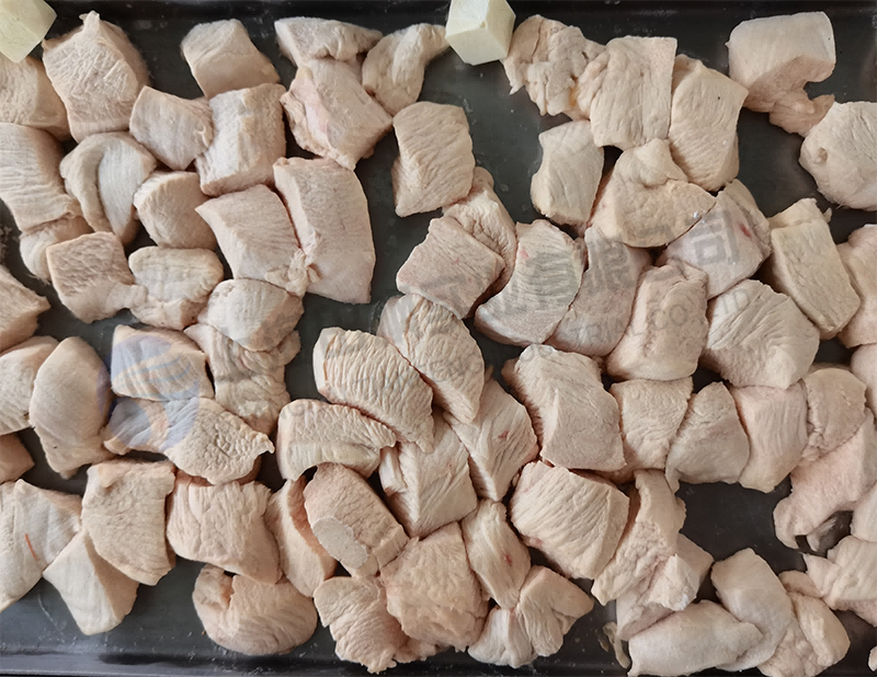 雞肉凍干，食品凍干機應(yīng)用于雞肉真空冷凍干燥
